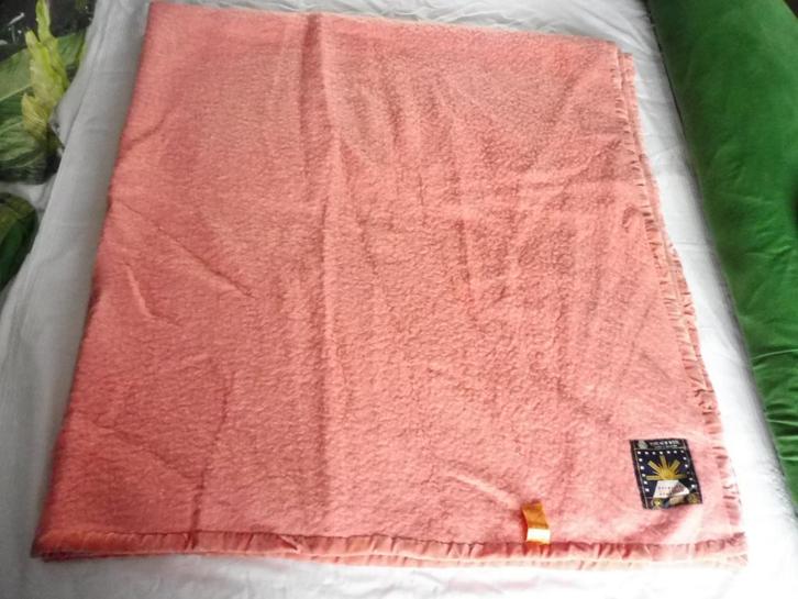 Mooie Wollen deken Sole mio 220 x 240, Huis en Inrichting, Woonaccessoires | Plaids en Woondekens, Zo goed als nieuw, Ophalen