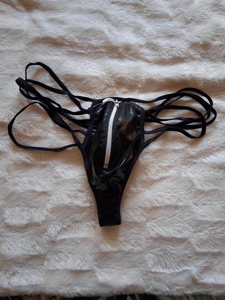 Mooi spannende herenstring in maat L., Kleding | Heren, Ondergoed, Overige typen, Zwart, Ophalen of Verzenden