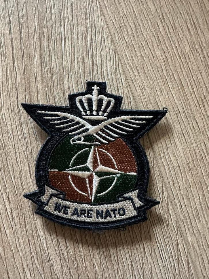 NATO Embleem / Badge, Verzamelen, Militaria | Algemeen, Overige soorten, Embleem of Badge, Overige gebieden, Ophalen of Verzenden