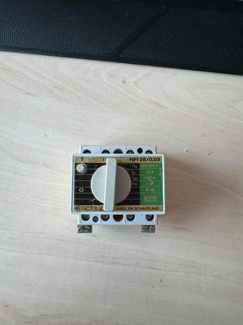 Schupa Aardlek Schakelaar NFI 25/0,03 – 25A 4-polig, Hobby en Vrije tijd, Elektronica-componenten, Gebruikt, Ophalen of Verzenden