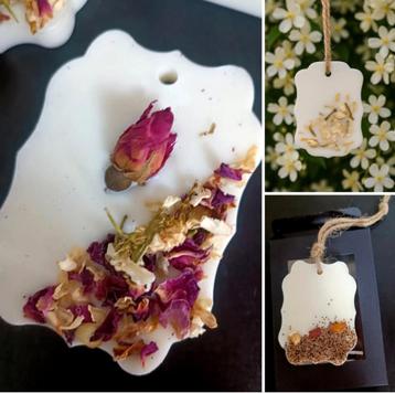 Geurhangers met gedroogde bloemen beschikbaar voor biedingen