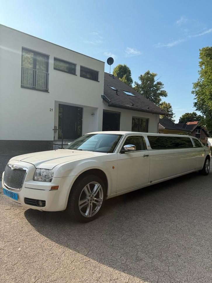 Limousine Chrysler INCL BEDRIJF! 9 personen, Auto's, Chrysler, Particulier, 300C, LPG, Euro 6, Sedan, Automaat, Geïmporteerd, Wit