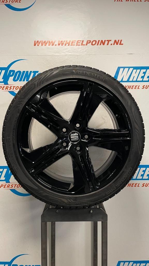 18'' originele Seat Leon velgen + zomerbanden 5x112 zwart, Auto-onderdelen, Banden en Velgen, Band(en), All Season, 18 inch, 225 mm