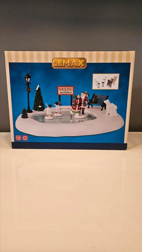 Lemax #14837 North Pole Skating Rink, Diversen, Kerst, Zo goed als nieuw, Ophalen of Verzenden