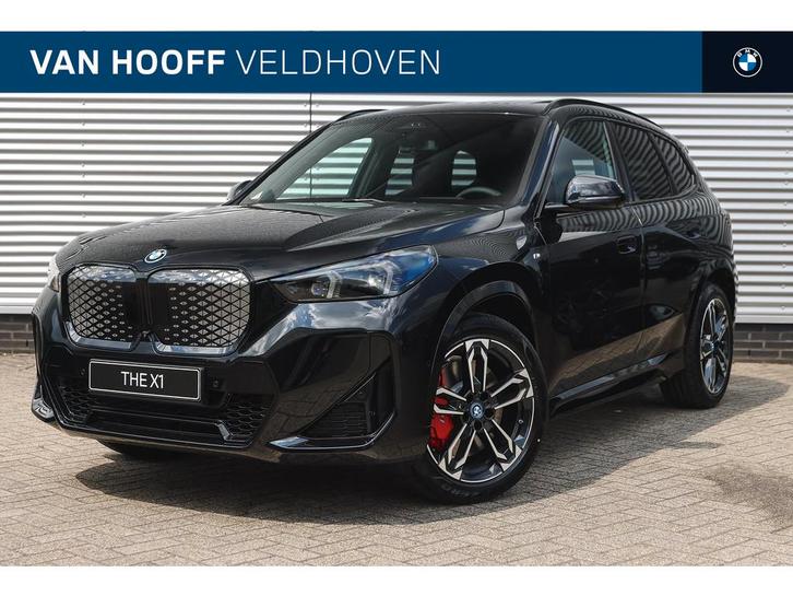 BMW iX1 eDrive20 High Executive M Sport / Panoramadak / Trek, Auto's, BMW, Bedrijf, Te koop, iX1, Adaptive Cruise Control, Alarm