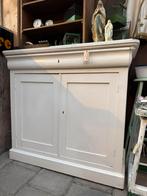 Witte commode, lage kast uit klooster, Ophalen