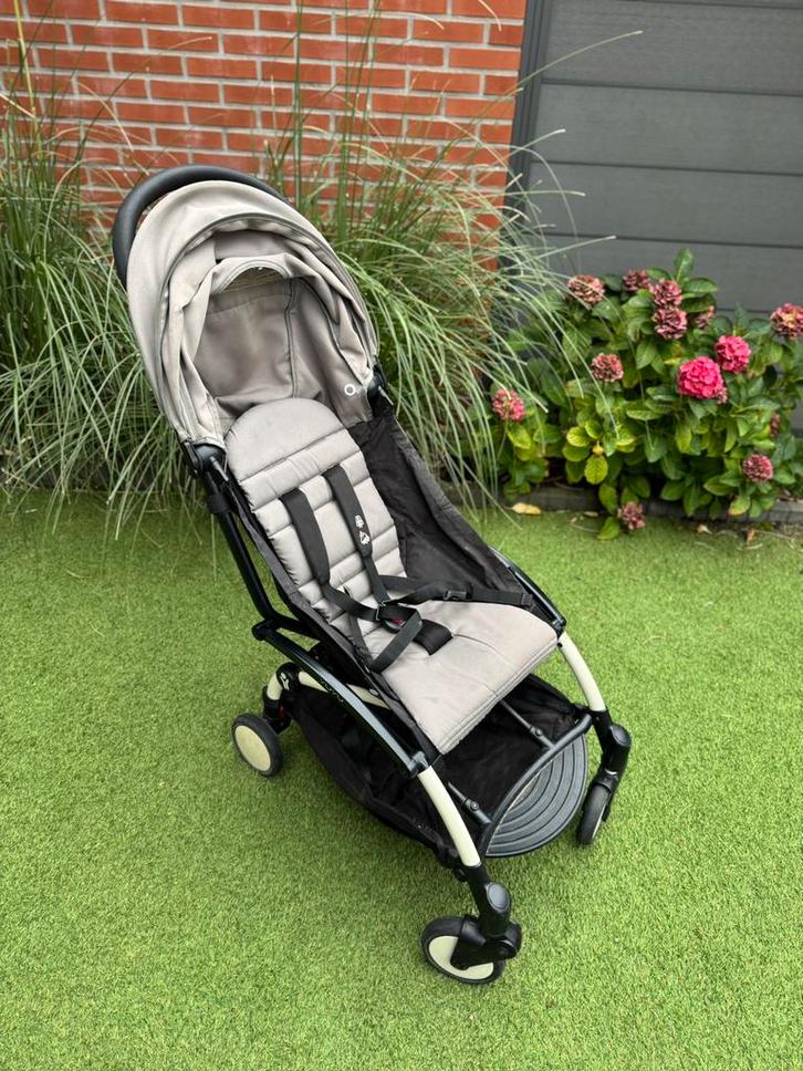 Babyzen Yoyo buggy grijs, Kinderen en Baby's, Buggy's, Gebruikt, Regenhoes, Ophalen