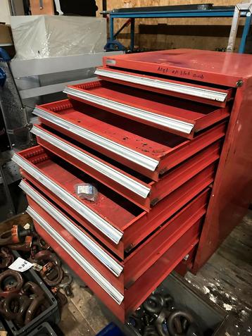 Stalen Ladekast - 7 Lades beschikbaar voor biedingen