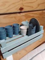 lichtblauw krat met blauwe bloempotten, Tuin en Terras, Bloempotten, Ophalen, Gebruikt, Rond, Balkon