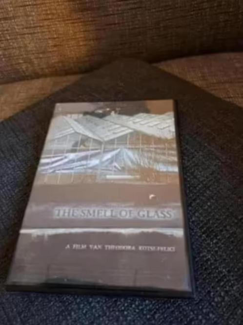 The Smell of Glass - Kotsi-Felici (DVD) - tuinbouwdorp LENT, Cd's en Dvd's, Dvd's | Documentaire en Educatief, Zo goed als nieuw