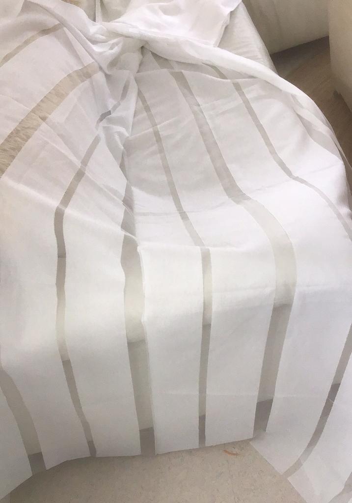 Ruim 9 meter nieuwe vitrage/ in between. Wit, Huis en Inrichting, Stoffering | Gordijnen en Lamellen, Nieuw, 200 cm of meer, 150 tot 200 cm