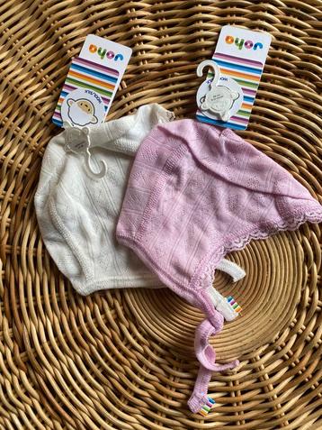 Prachtige strikmutsjes wol/zijde Joha 9-12 m beschikbaar voor biedingen