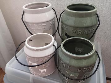 Zeer mooie nieuwe vintage vazen/uienpotten, groot en klein beschikbaar voor biedingen