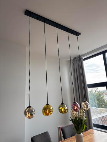 Moderne Hanglamp met 5 Glazen Bollen beschikbaar voor biedingen