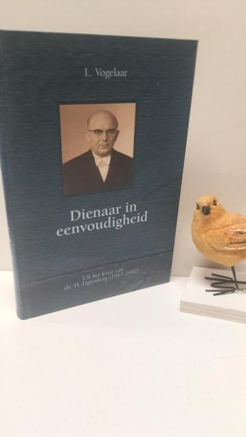 Vogelaar, L.; Dienaar in eenvoudigheid (Ds. H. Ligtenberg) beschikbaar voor biedingen