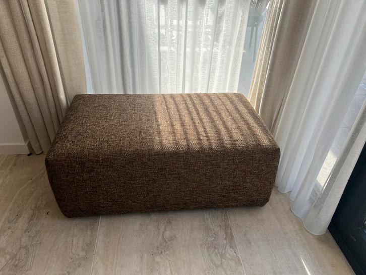 Bruine Bouclé Poef - Cruquius, Huis en Inrichting, Banken | Voetenbanken en Poefen, Gebruikt, 75 tot 100 cm, Rechthoekig, Stof