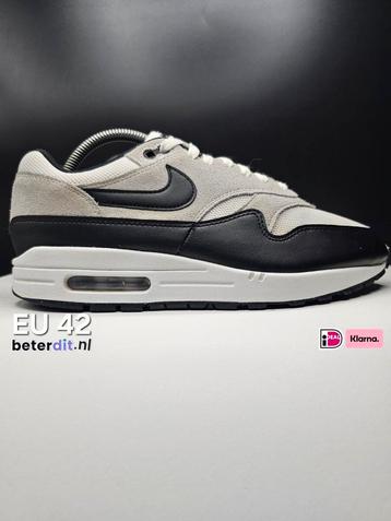 Nike Air Max 1 Ess. 'White Pure Platinum Black'
Maat: 44 beschikbaar voor biedingen