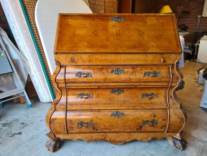 Hollands wortelnoten bureau, 18e eeuw, Antiek en Kunst, Antiek | Meubels | Kasten, Ophalen