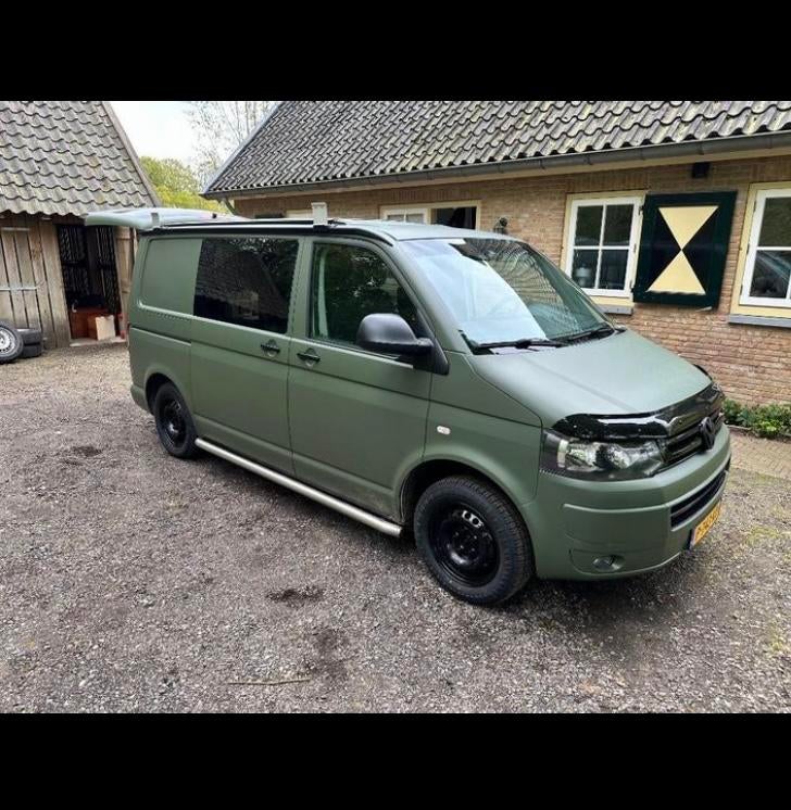 Volkswagen T5 camper / camperbus 6-personen Transporter 2011, Auto's, Euro 5, Achterwielaandrijving, 241 €/maand, 2500 kg