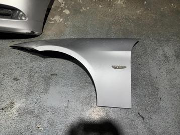 Spatbord, voorscherm links voor BMW E90,E91 Titansilber 354 beschikbaar voor biedingen
