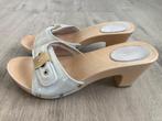 Halfhoge roomwitte lak leren kleppers van Scholl mt 38, Kleding | Dames, Schoenen, Scholl, Wit, Zo goed als nieuw, Sandalen of Muiltjes