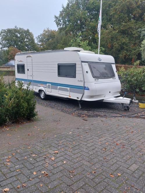 Hobby Excellent 560 uit 2000, Caravans en Kamperen, Caravans, Particulier, tot en met 4, 1250 - 1500 kg, Rondzit, Hobby, Frans bed