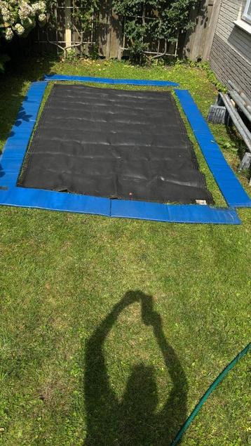 trampoline 300 x180 cm beschikbaar voor biedingen