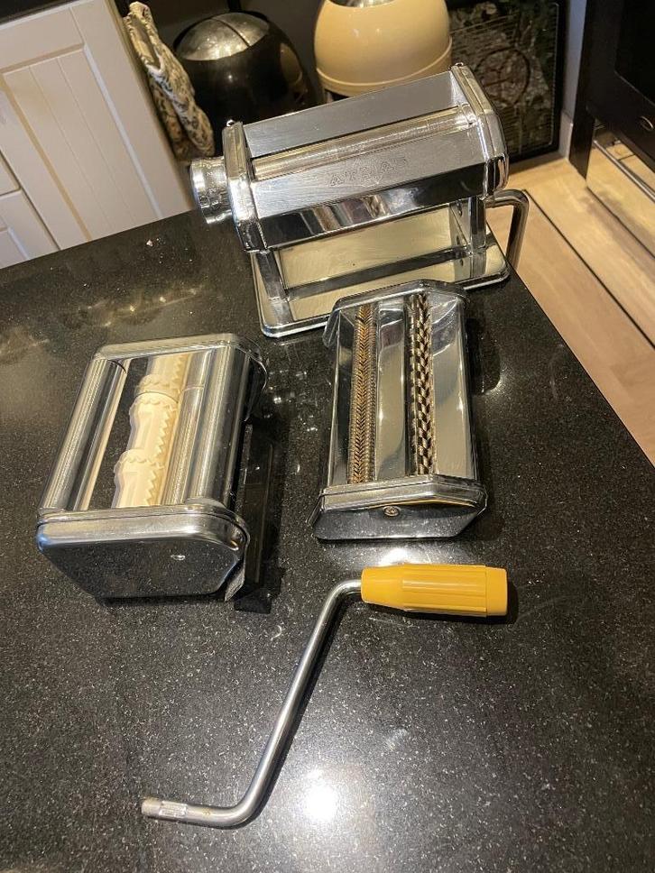 Marcato Atlas pastamachine met ravioli opzet, maakt ook bami, Huis en Inrichting, Keuken | Keukenbenodigdheden, Zo goed als nieuw