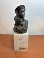 Bronzen Beeld Moeder en Kind op marmeren sokkel, Ophalen of Verzenden
