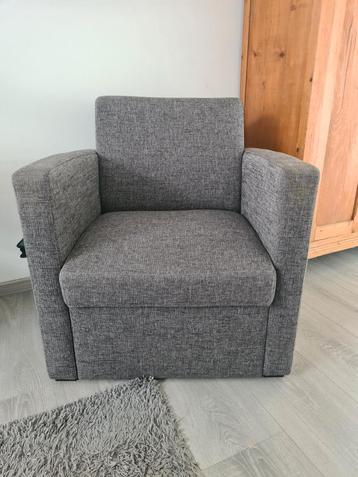 2 fauteuils in donkergrijs beschikbaar voor biedingen