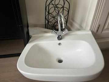 Geberit nieuwe Wastafel met kraan. beschikbaar voor biedingen