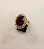 Vintage 14 karaats gouden ring bezet met Granaat bewerkt, Ophalen of Verzenden, Zo goed als nieuw, 17 tot 18, Met edelsteen