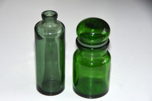 2 vintage groene glazen flesjes apothekerspot stopfles, Antiek en Kunst, Antiek | Glas en Kristal, Ophalen of Verzenden