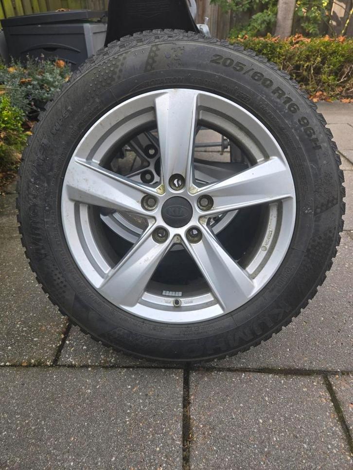 Winterbanden + licht metalen velgenset Kia Niro (2018), Auto-onderdelen, Banden en Velgen, Banden en Velgen, Winterbanden, 16 inch