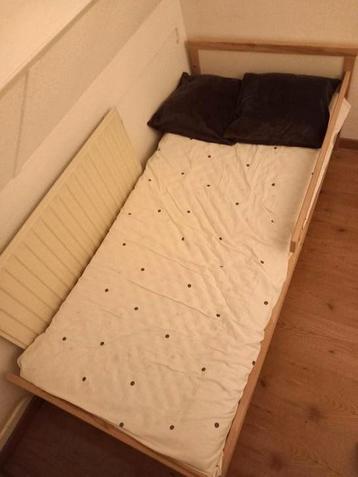 Kinderbed, inclusief matras en bodem beschikbaar voor biedingen