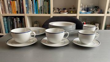 Vintage HEMA servies wit met blauwe lijn beschikbaar voor biedingen
