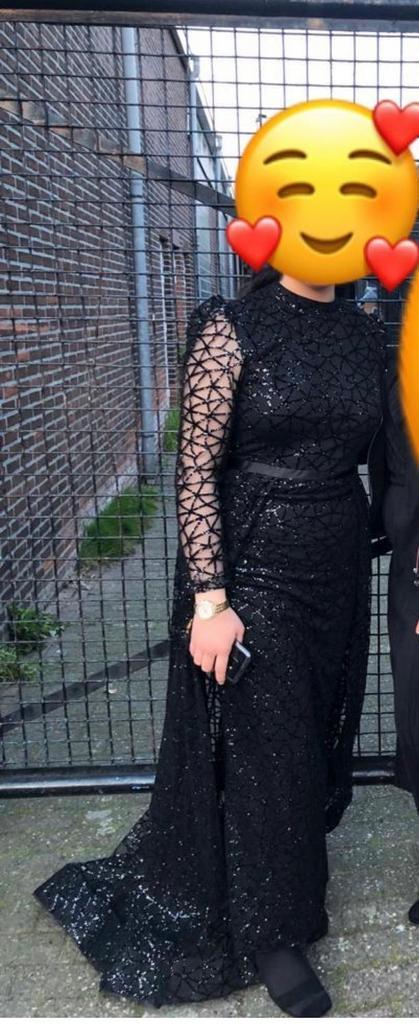 Elegante zwarte avondjurk, Kleding | Dames, Jurken, Zo goed als nieuw, Maat 38/40 (M), Zwart, Onder de knie, Ophalen of Verzenden