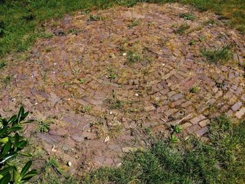 oude tuin stenen/klinkers - zelf uihalen beschikbaar voor biedingen