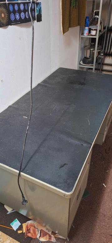 Vintage Stalen Bureau beschikbaar voor biedingen