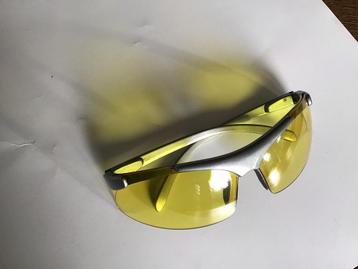 Motor zonnebril, geel glas, UV protectie beschikbaar voor biedingen