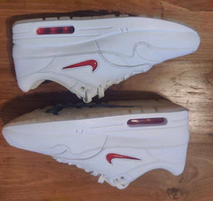 Nike Air Max 1 Jewel Rare Ruby - Maat 44 - Nieuw!, Kleding | Heren, Schoenen, Nieuw, Sneakers of Gympen, Wit, Ophalen of Verzenden