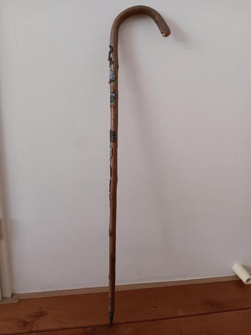 Vintage (Bamboe(?) Wandelstok met Schildjes, Diversen, Wandelstokken, Gebruikt, Ophalen of Verzenden