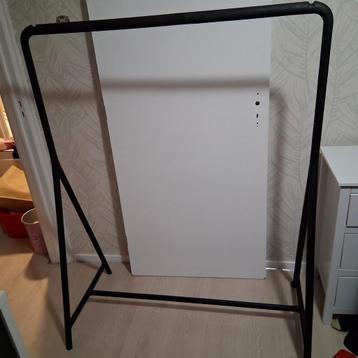 Ikea kledingrek beschikbaar voor biedingen