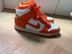 Nike Dunk Syracuse - Maat 45 - Zo goed als nieuw!, Kleding | Dames, Schoenen, Ophalen of Verzenden, Zo goed als nieuw, Oranje
