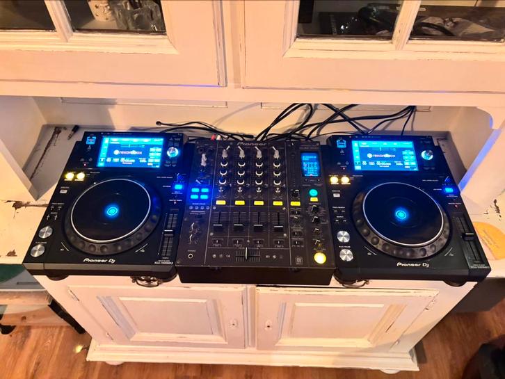 2x XDJ1000 MK2 + Pioneer DJM800, Muziek en Instrumenten, Dj-sets en Draaitafels, Zo goed als nieuw, Pioneer, Ophalen of Verzenden