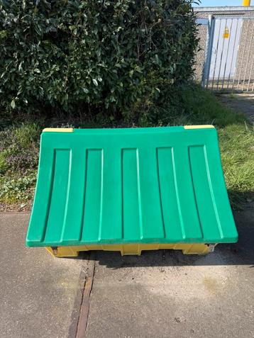 Zout- of Zandbak / strooizoutkist - 300 liter beschikbaar voor biedingen