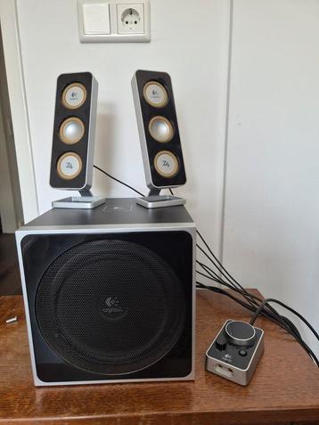 Logitech bas met 2 subwoofers beschikbaar voor biedingen