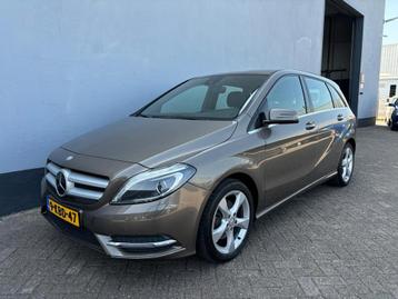 Mercedes-Benz B-klasse 180 Ambition Automaat - Cruise Contro beschikbaar voor biedingen