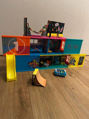 L.O.L. Surprise! Clubhouse Speelset - Poppenhuis beschikbaar voor biedingen