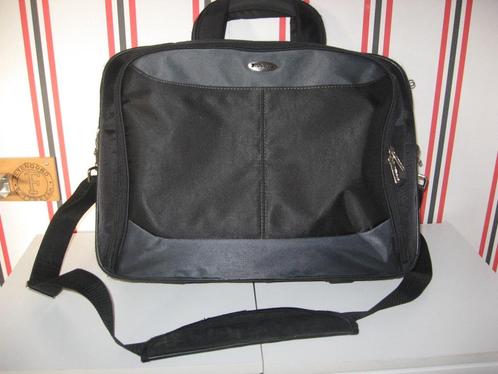 Te koop: Z.G.A.N. Laptoptas van het topmerk: TARGUS, Computers en Software, Laptoptassen, Zo goed als nieuw, Schoudertas, 11 inch of minder